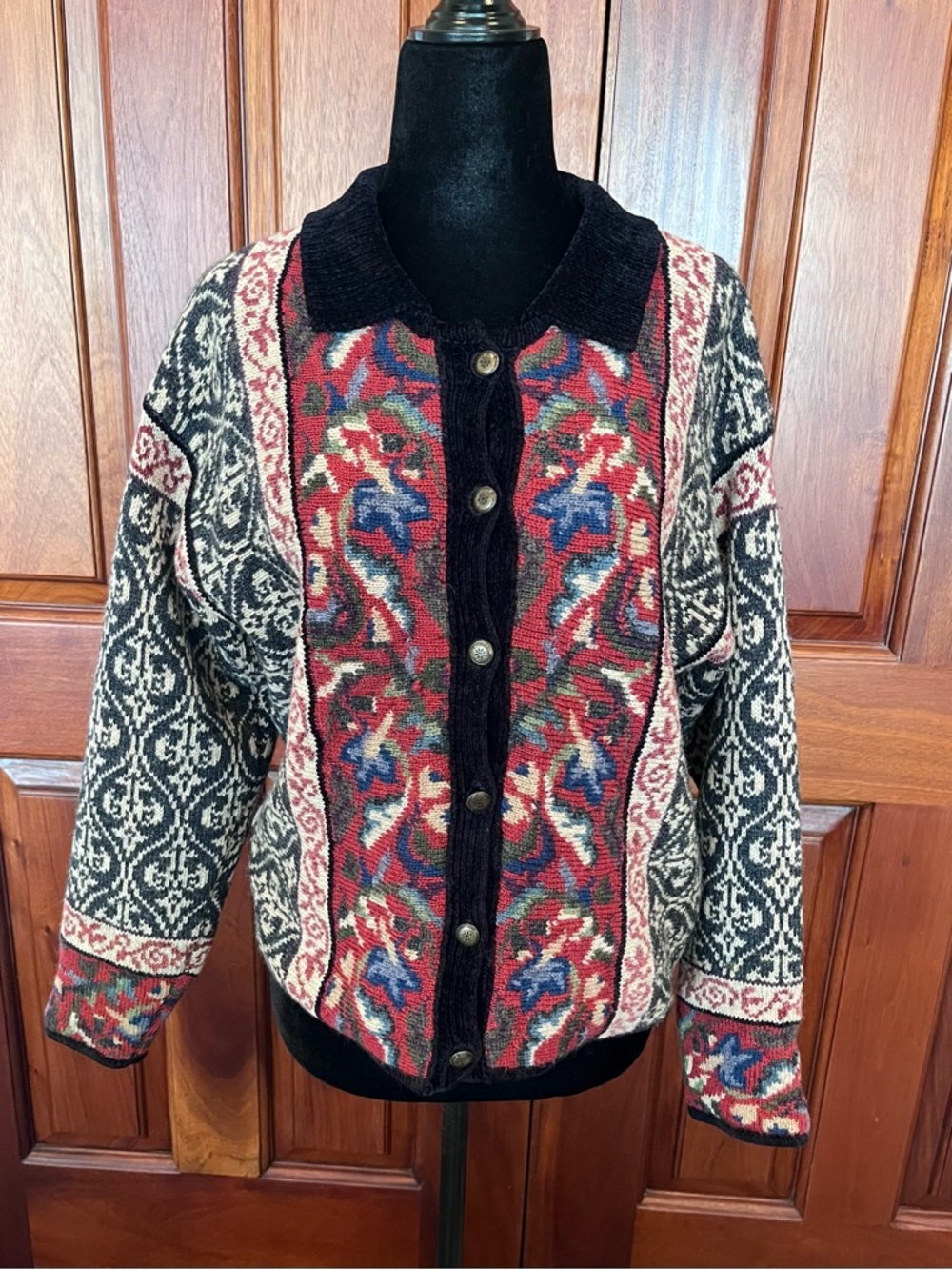 Icelandic Design Cardigan Sweater Women Floral Black Floral Wool Blend Chenille